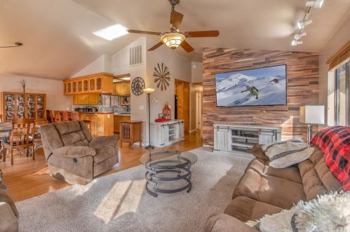 329 Fairway Blvd, Big Bear City CA  92314-8879 exterior