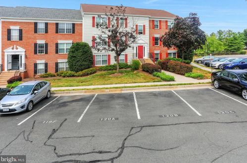 120 Prosperity Ave, Leesburg VA  20175-4163 exterior