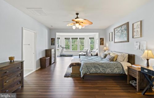 13846 Estate Manor Dr, Gainesville VA 20155-5951 exterior