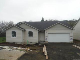977 Sharon Ave, Roseburg, OR 97470-3829
