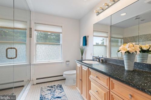 213 Constitution Dr, Princeton NJ  08540-6711 exterior