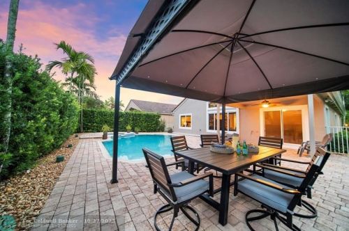 1277 144th Ter, Hollywood FL  33028-2925 exterior