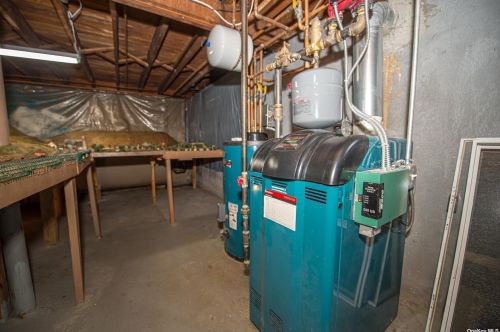 1021 Fulton Ave, North Lindenhurst NY  11757-2122 exterior