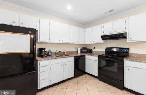 214 Hampton Dr, Spotsylvania VA 22551-8747 exterior