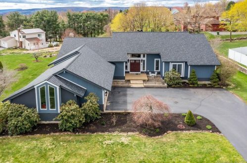 20 Knob Hill Ln, Bristol, CT 06010-2347