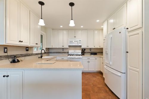 235 San Jacinta Dr, Ukiah CA  95482-5648 exterior