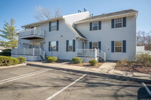 722 Nyack Rd, West Nyack, NY 10994-1953