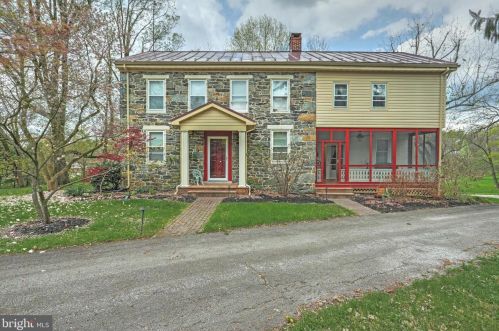 1565 Abbottstown Pike, Hanover, PA 17331-8996