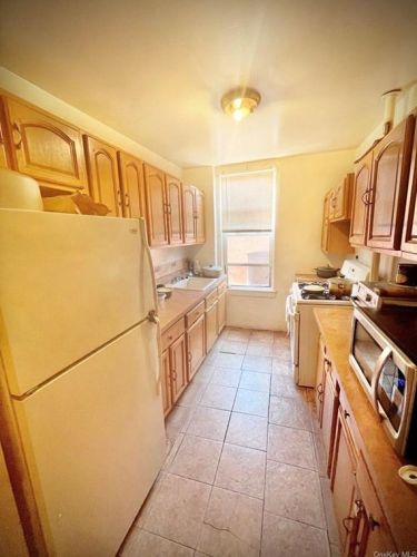 1307 Seneca Ave, Bronx, NY 10474-4605