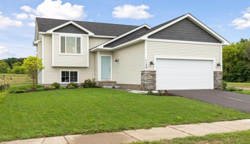 1120 Rich River Way, New Johannesburg, WI 54017-6751