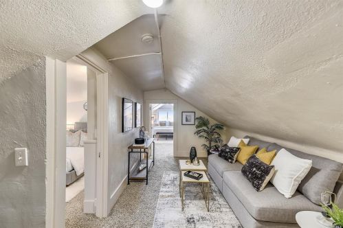 5044 Fairfax Ave, Oakland CA 94601-5811 exterior