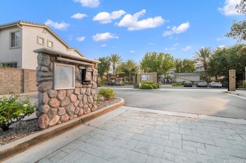 25410 Parkwood Ln, Santa Clarita, CA 91350-3342
