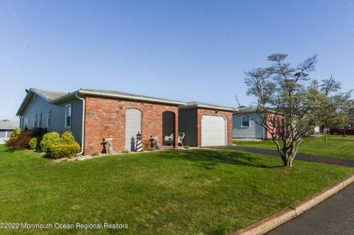 29 Tony Ct, Bricktown, NJ 08724-2454