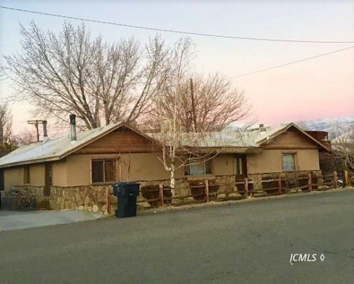 561 Lagoon St, Bishop, CA 93514-3308