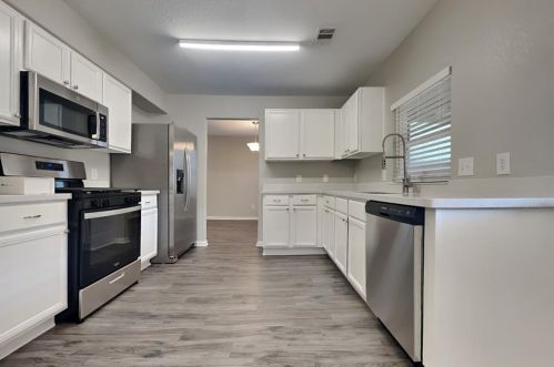 16730 Bob White Dr, Conroe TX  77385-3766 exterior
