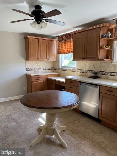 12 Colonial Dr, Norristown PA  19401-1803 exterior