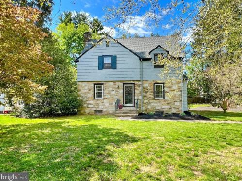 5 Glenolden Rd, Yardley, PA 19067-1991