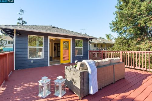 4216 Knoll Ave, Oakland CA  94619-3025 exterior