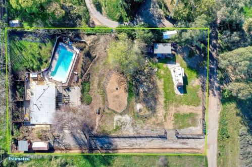 2331 Old Colony Rd, Vista, CA 92084-1617