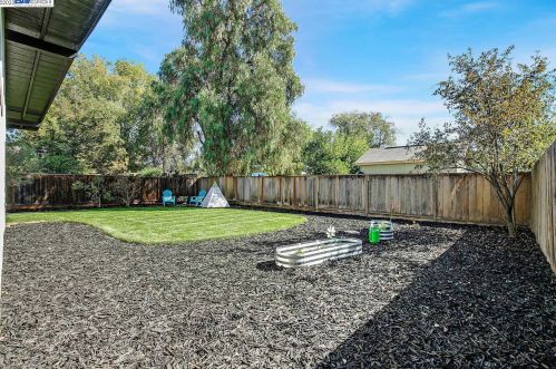 1681 Spruce St, Livermore CA  94551-1919 exterior