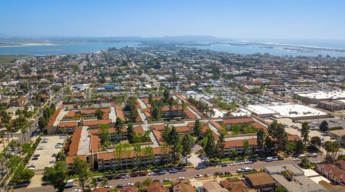 4600 Lamont St, San Diego CA  92109-3529 exterior