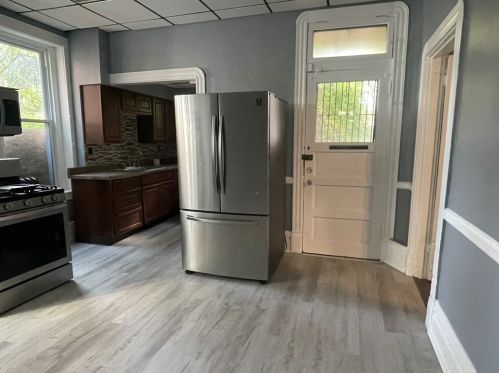 307 Graham St, Pittsburgh PA  15206-2839 exterior