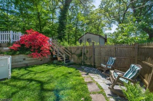 21 Lagoon Trl, Kinnelon NJ  07405-3310 exterior