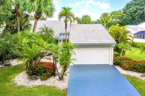 17 Cambridge Dr, Boynton Beach, FL 33436-6214