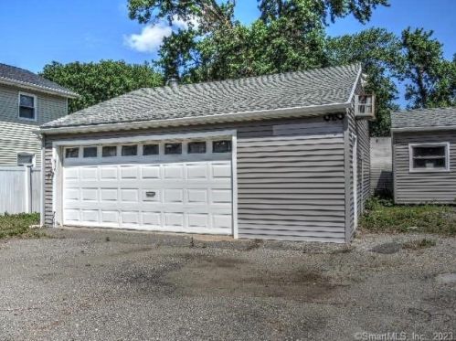 427 Pearl Lake Rd, Waterbury, CT 06706-2541