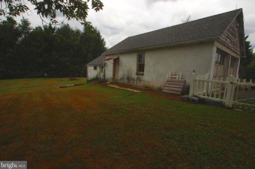 373 Concord Rd, Glen Mills PA  19342-1403 exterior