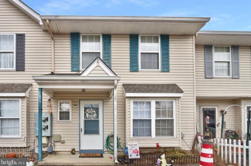 101 Grant Ln, Berlin Boro, NJ 08009-9476