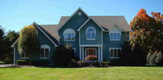 15 Stanford Ct, Rhinebeck, NY 12572-2636