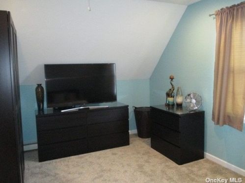 69 Mowbray St, Canaan Lake NY  11772-2113 exterior