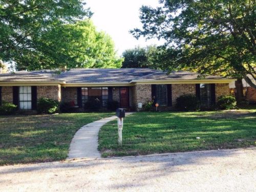 100 Devonshire Ln, Palestine, TX 75803-6864