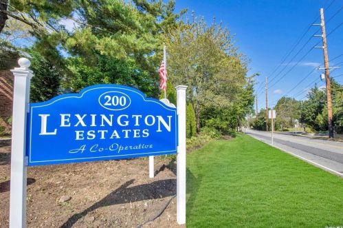 200 Lexington Ave, Muttontown NY  11771-2100 exterior