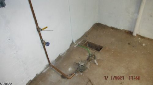 733 Summer Ave, Newark NJ  07104-2616 exterior