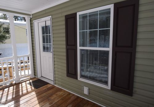 15 Nicholas Cir, Danville NH  03819-3198 exterior