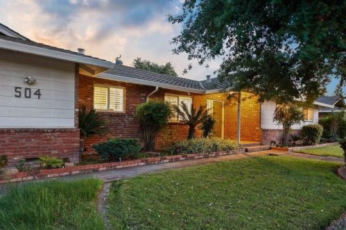 504 Greenwich Ln, Modesto CA  95350-1506 exterior