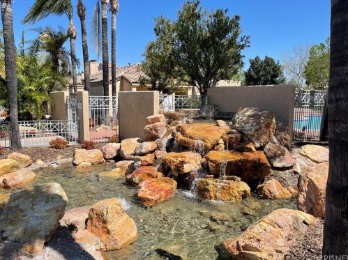 23609 Del Monte Dr, Santa Clarita CA  91355-3379 exterior