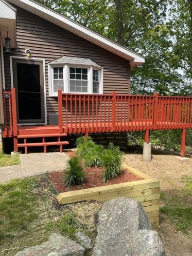 2 Rosemarie Ct, Gales Ferry, CT 06339-1221