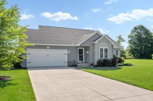 95 Dudley Cir, Richwood, OH 43344-1000