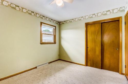 2022 116, Milwaukee WI 53226-2104 exterior