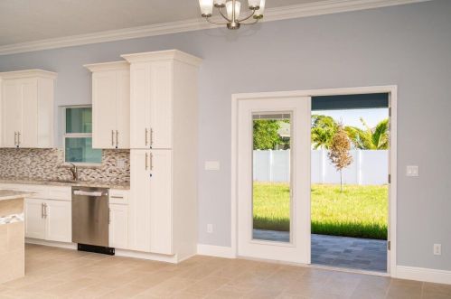 335 Saginaw Ave, Fort Pierce FL 34953-5993 exterior