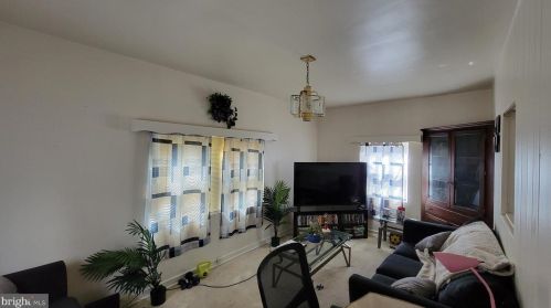 1941 State St, Harrisburg PA  17101-1143 exterior