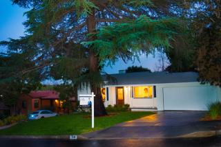 3240 Mccarthy Dr, Los Angeles, CA 90065-4915