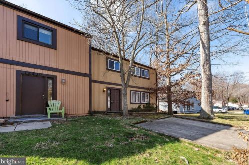 2227 Sanibel Dr, Herndon, VA 20191-1227