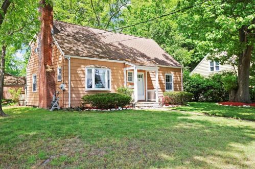 2976 Old Town Rd, Bridgeport, CT 06606-1244