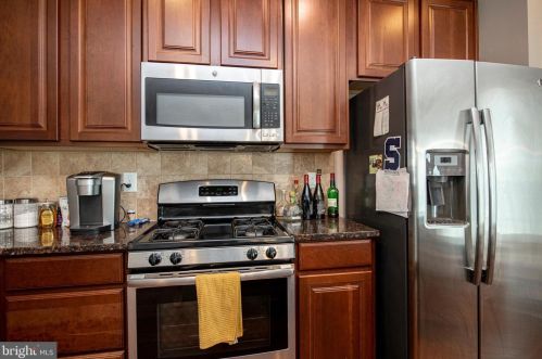 101 Tulip Ln, Gilbertsville PA  19525-8121 exterior