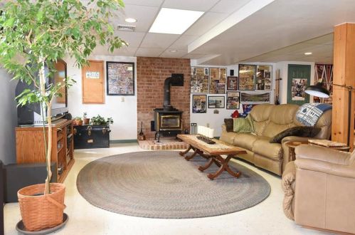 4438 Bachman Dr, Schnecksville PA  18078-2246 exterior