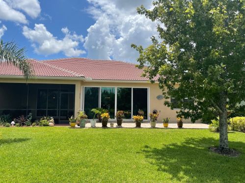 15831 Aurora Lake Cir, Wimauma FL  33598-4031 exterior